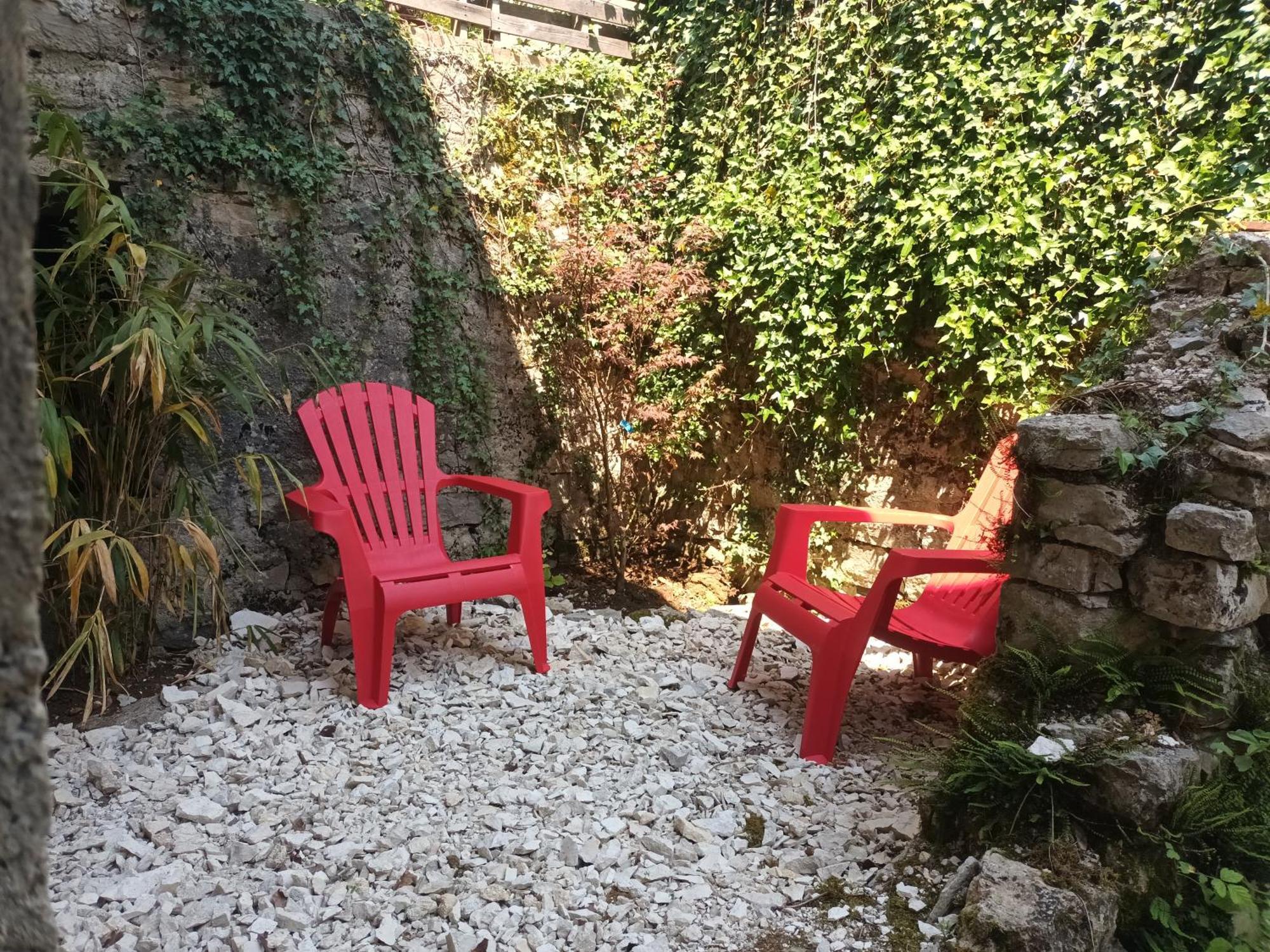 Gite 4 Personnes Proche Des Cascades Du Herisson Doucier Esterno foto